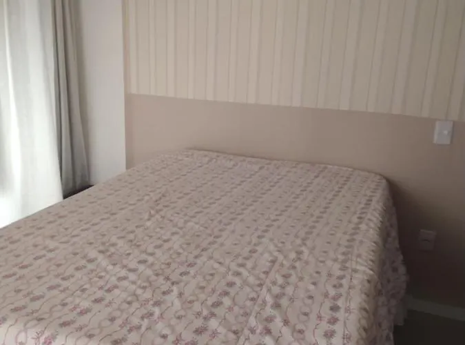 Suite 1 Com Cama De Casal,Em Apartamento Compartilhado Ar Condicionado, Tv, E Wi-Fi -Frigobar