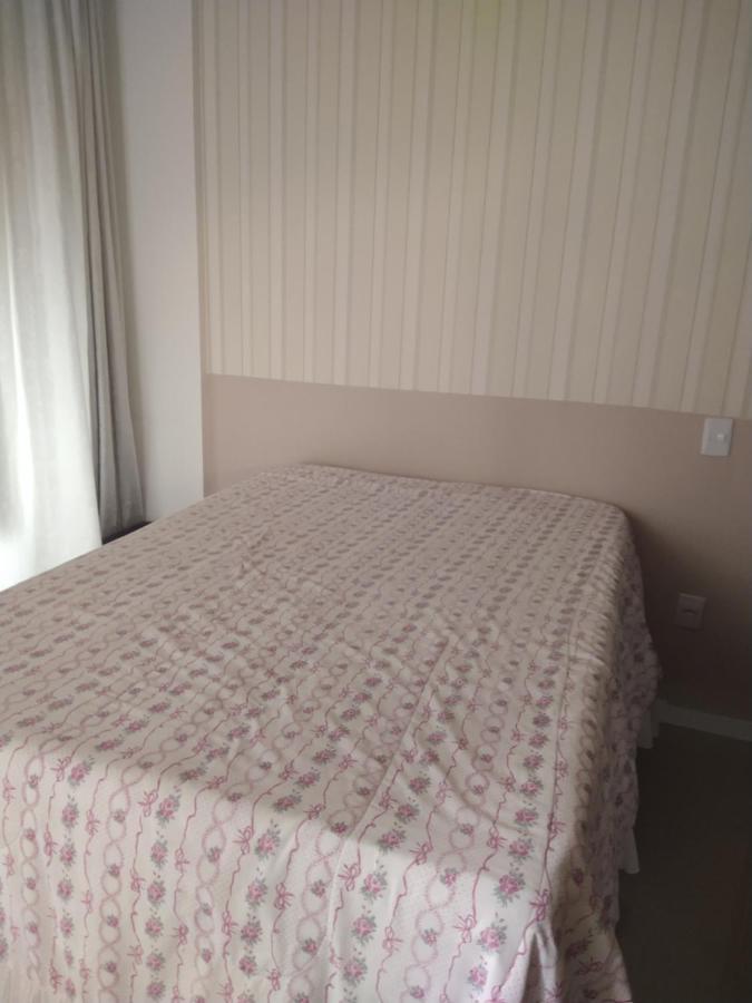 1 Com Cama De Casal,em Compartilhado Ar Condicionado, Tv, E Wi-fi -frigobar *