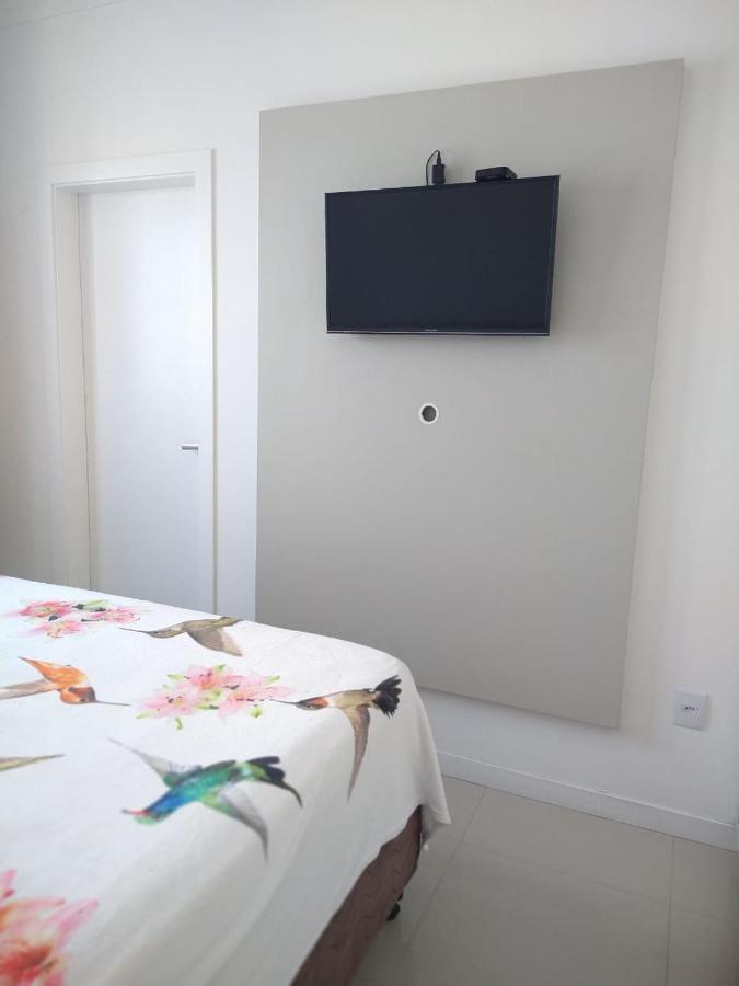 1 Com Cama De Casal,em Compartilhado Ar Condicionado, Tv, E Wi-fi -frigobar Itapema