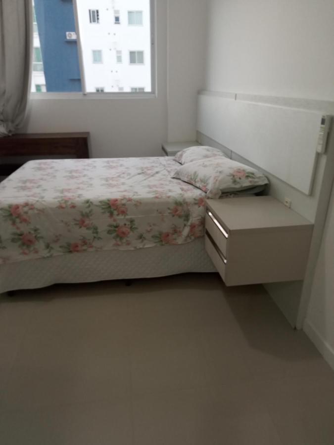1 Com Cama De Casal,em Compartilhado Ar Condicionado, Tv, E Wi-fi -frigobar * Itapema