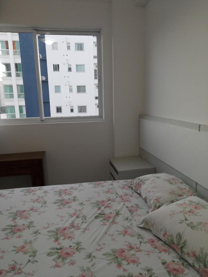 1 Com Cama De Casal,em Compartilhado Ar Condicionado, Tv, E Wi-fi -frigobar * Itapema