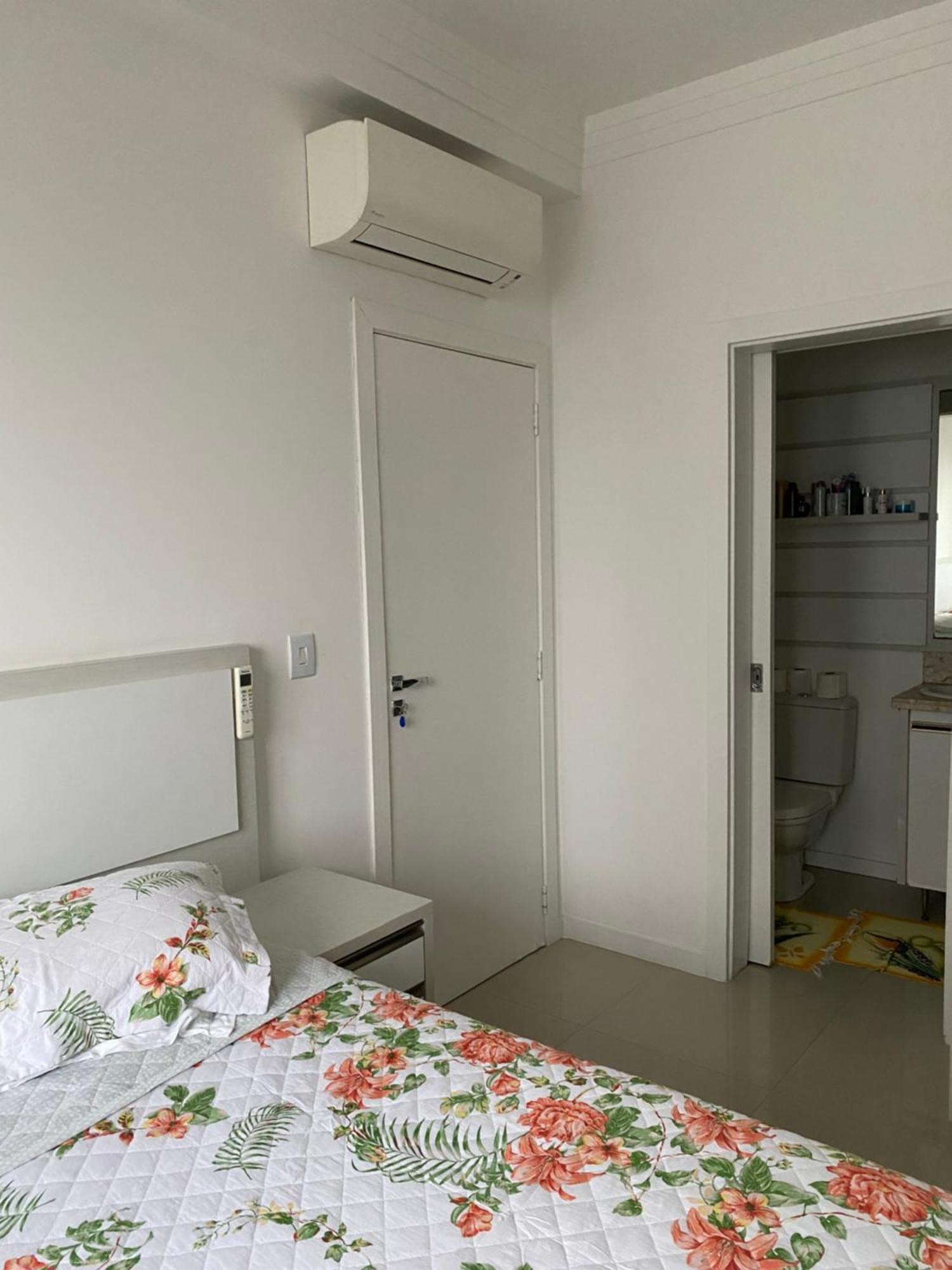 1 Com Cama De Casal,em Compartilhado Ar Condicionado, Tv, E Wi-fi -frigobar Homestay Itapema