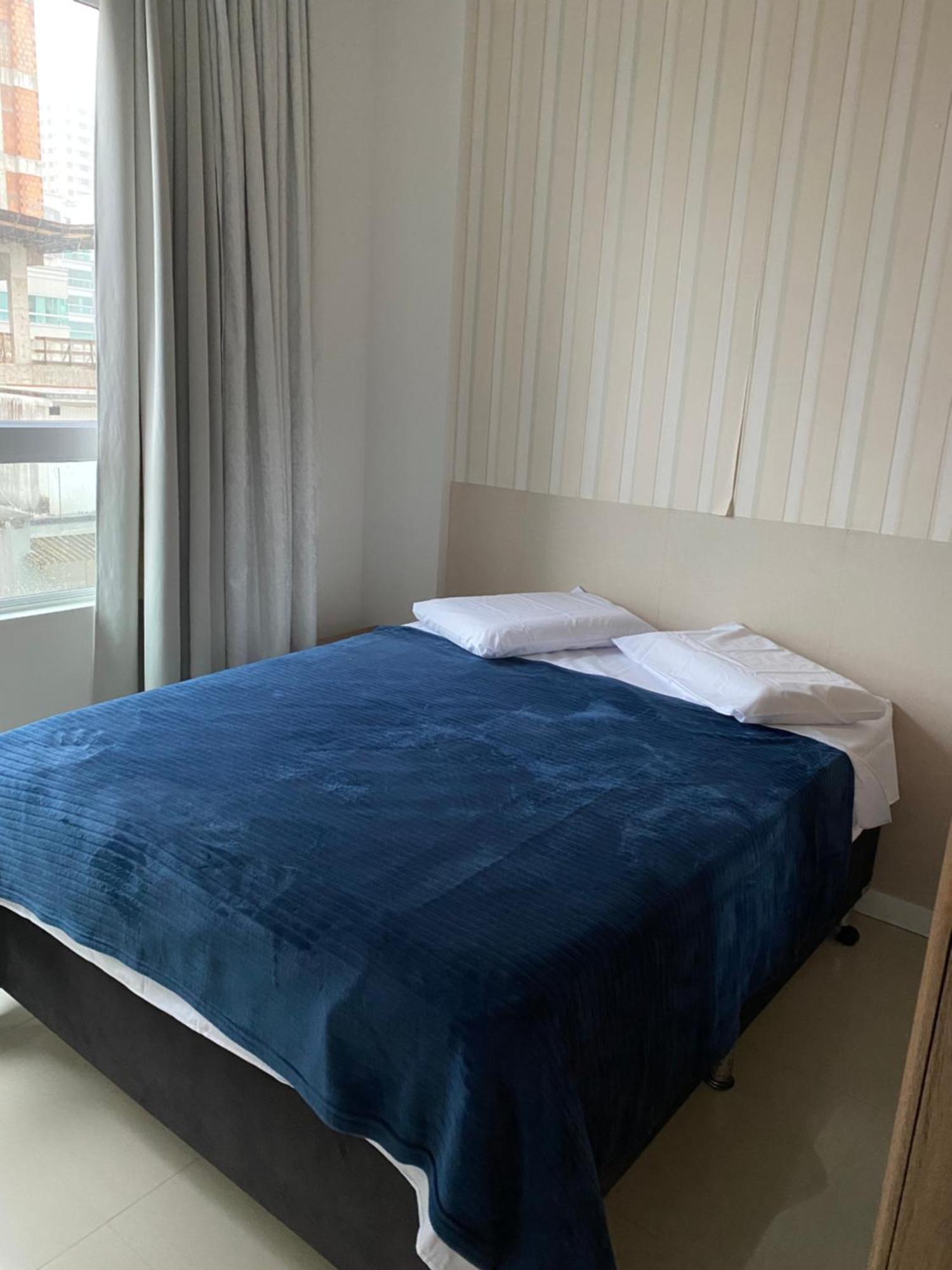 Homestay 1 Com Cama De Casal,em Compartilhado Ar Condicionado, Tv, E Wi-fi -frigobar
